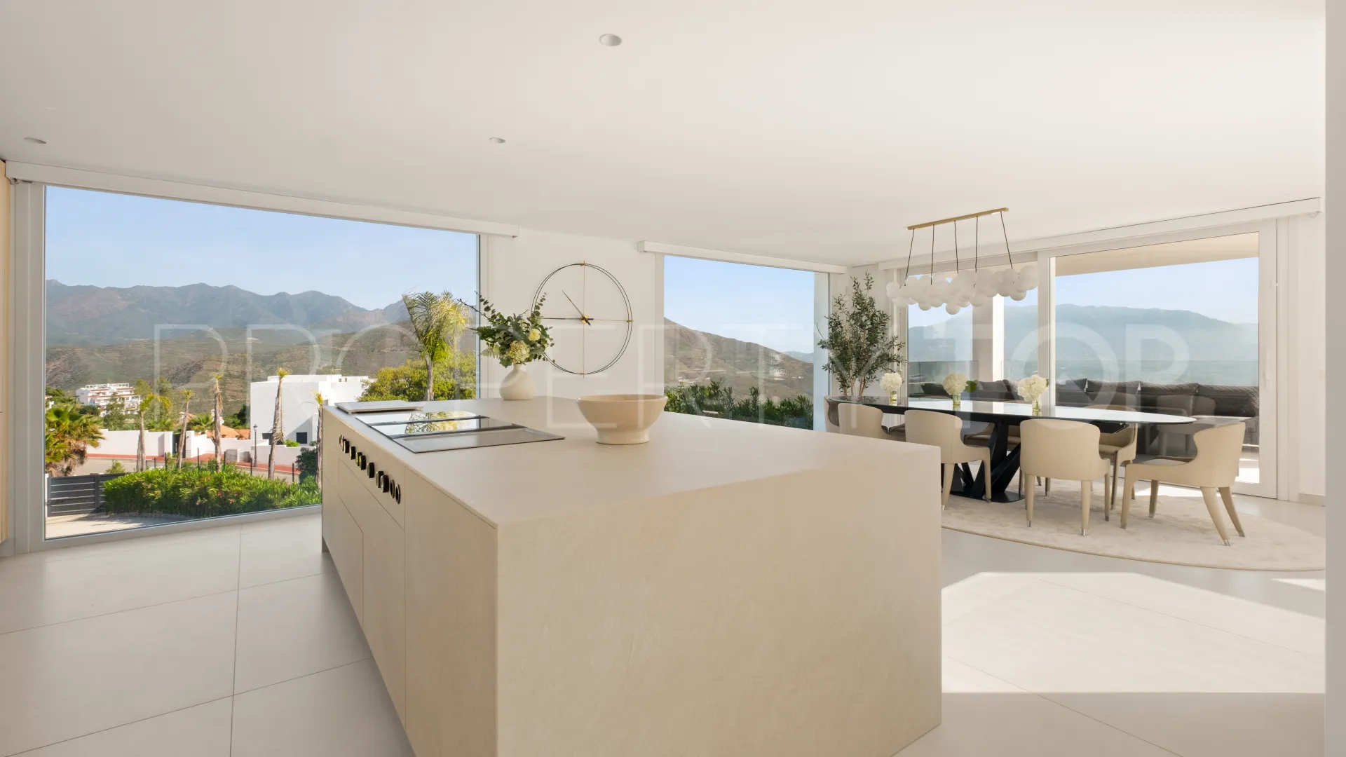 Villa for sale in La Mairena