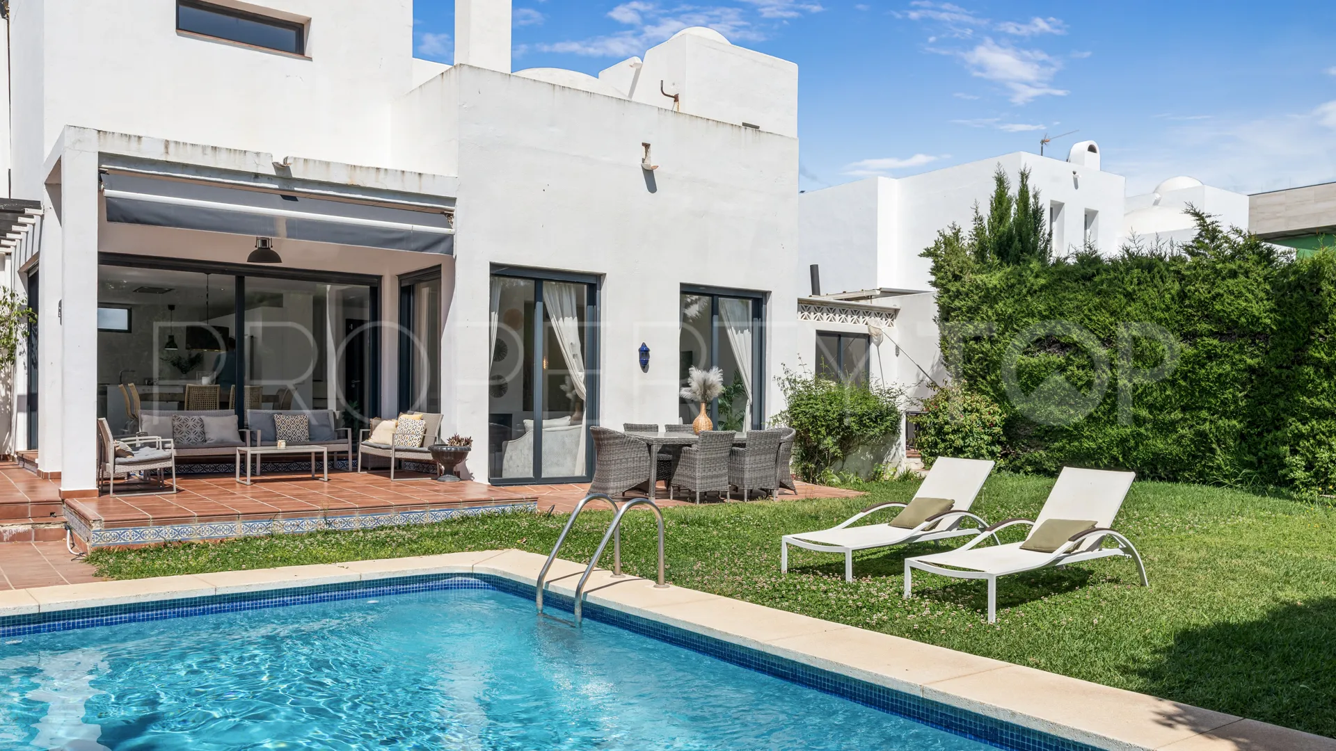 Villa in Nueva Andalucia for sale