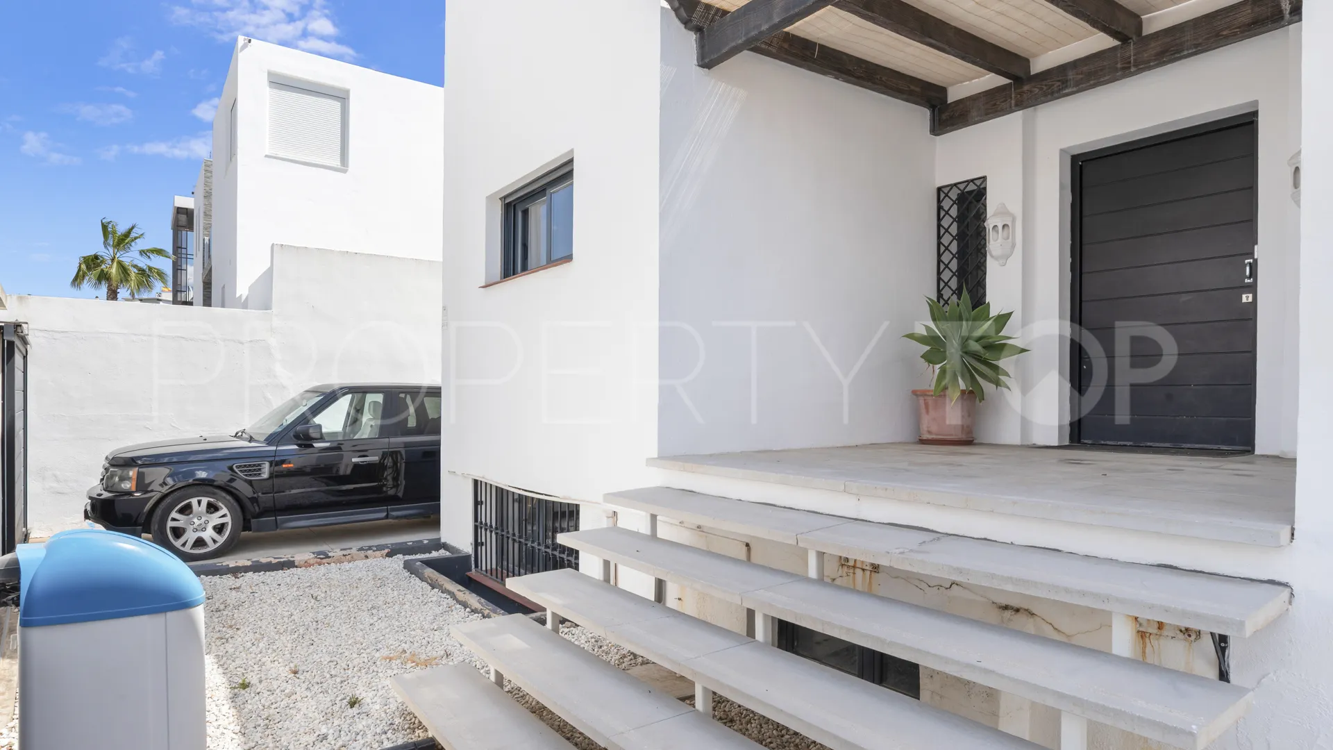 Villa in Nueva Andalucia for sale