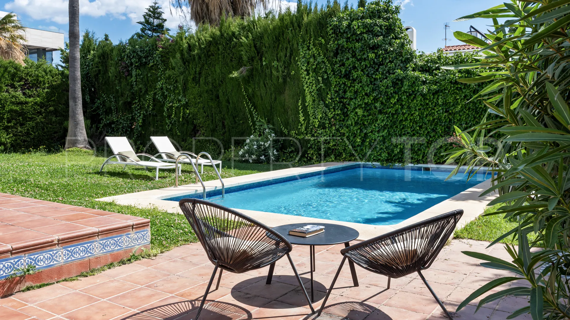 Villa in Nueva Andalucia for sale