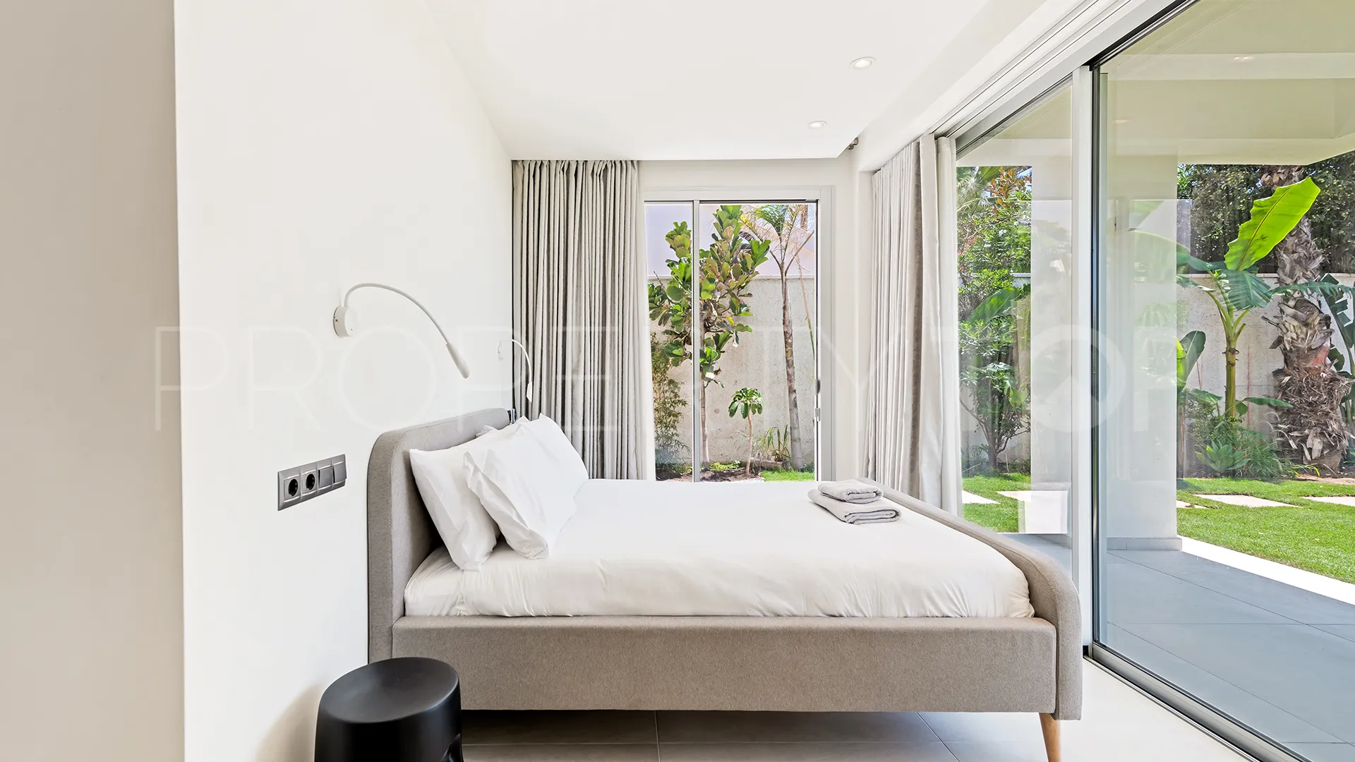 Comprar villa en Mijas Costa de 5 dormitorios