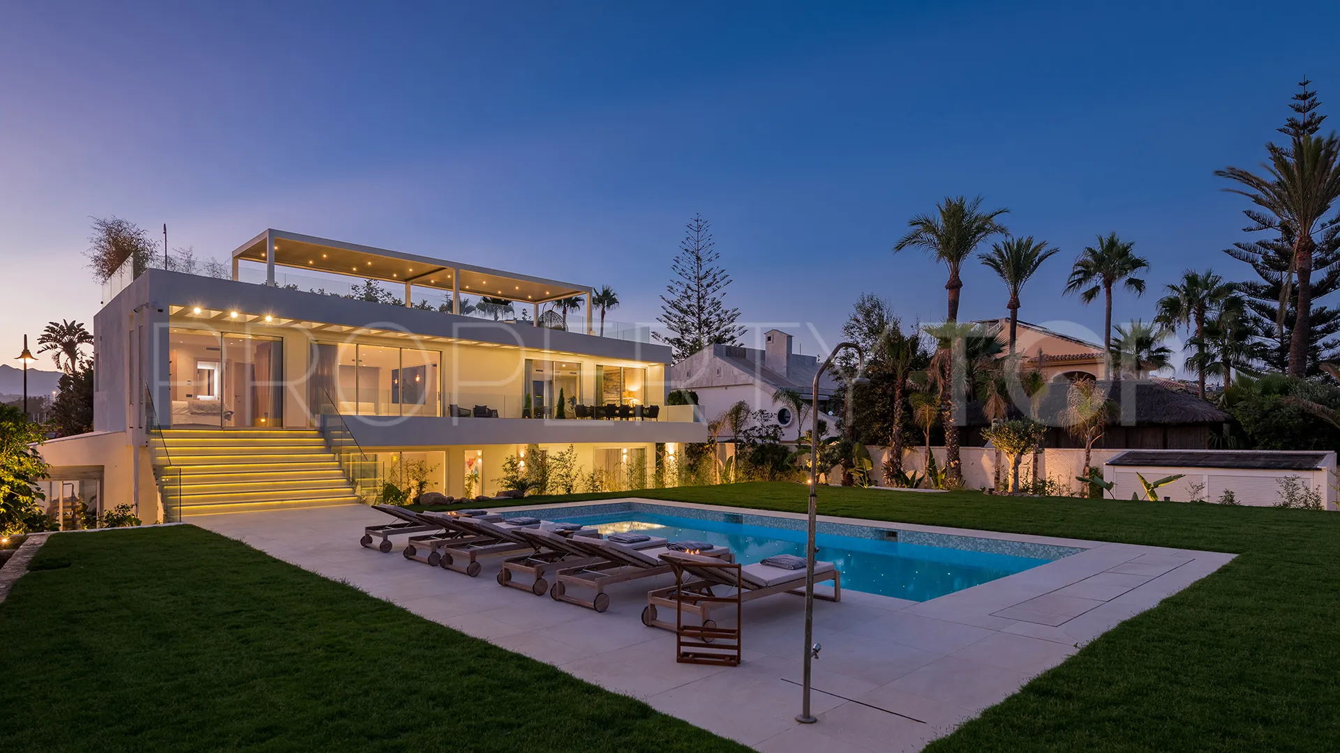 Comprar villa en Mijas Costa de 5 dormitorios