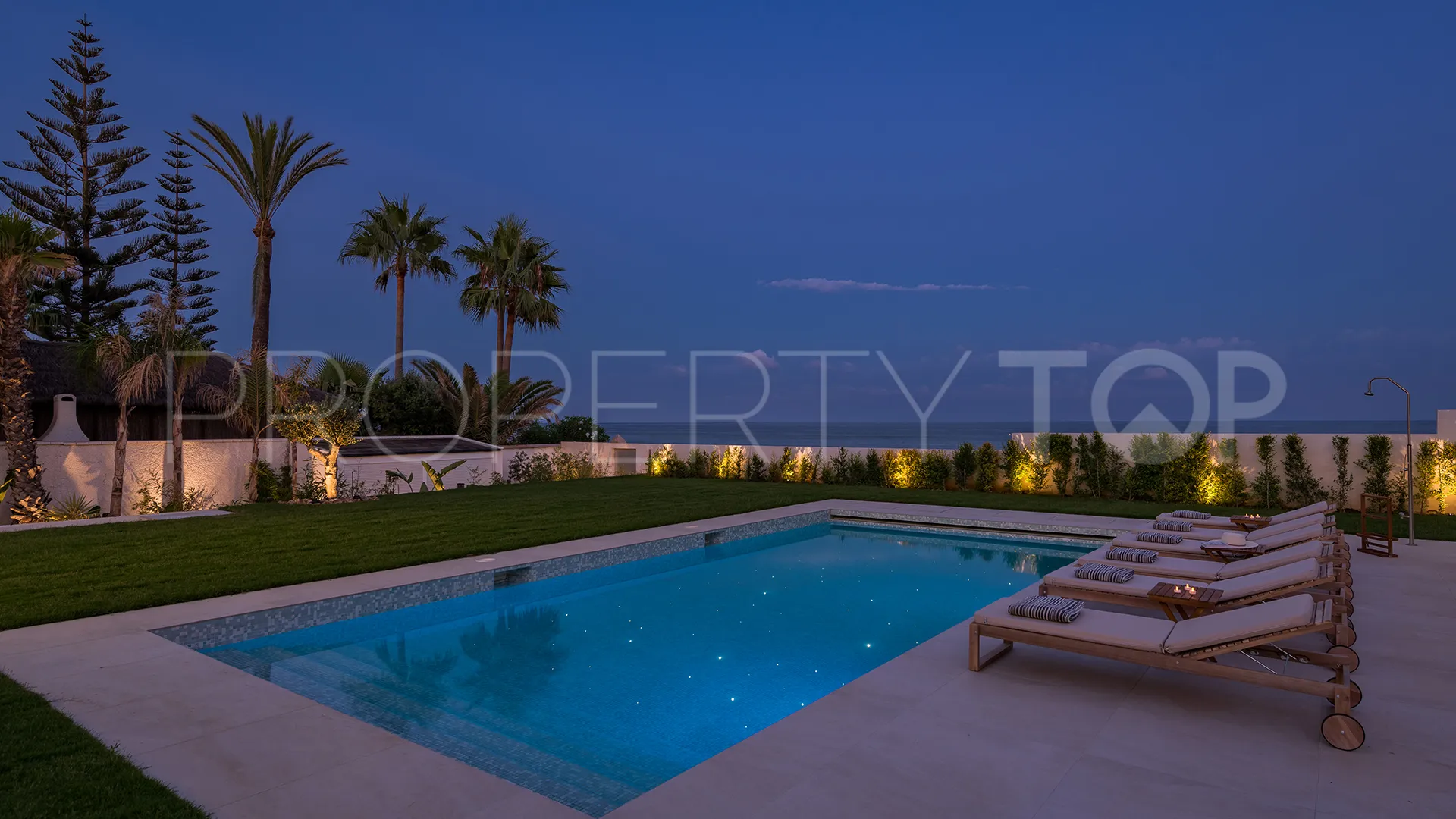 Comprar villa en Mijas Costa de 5 dormitorios