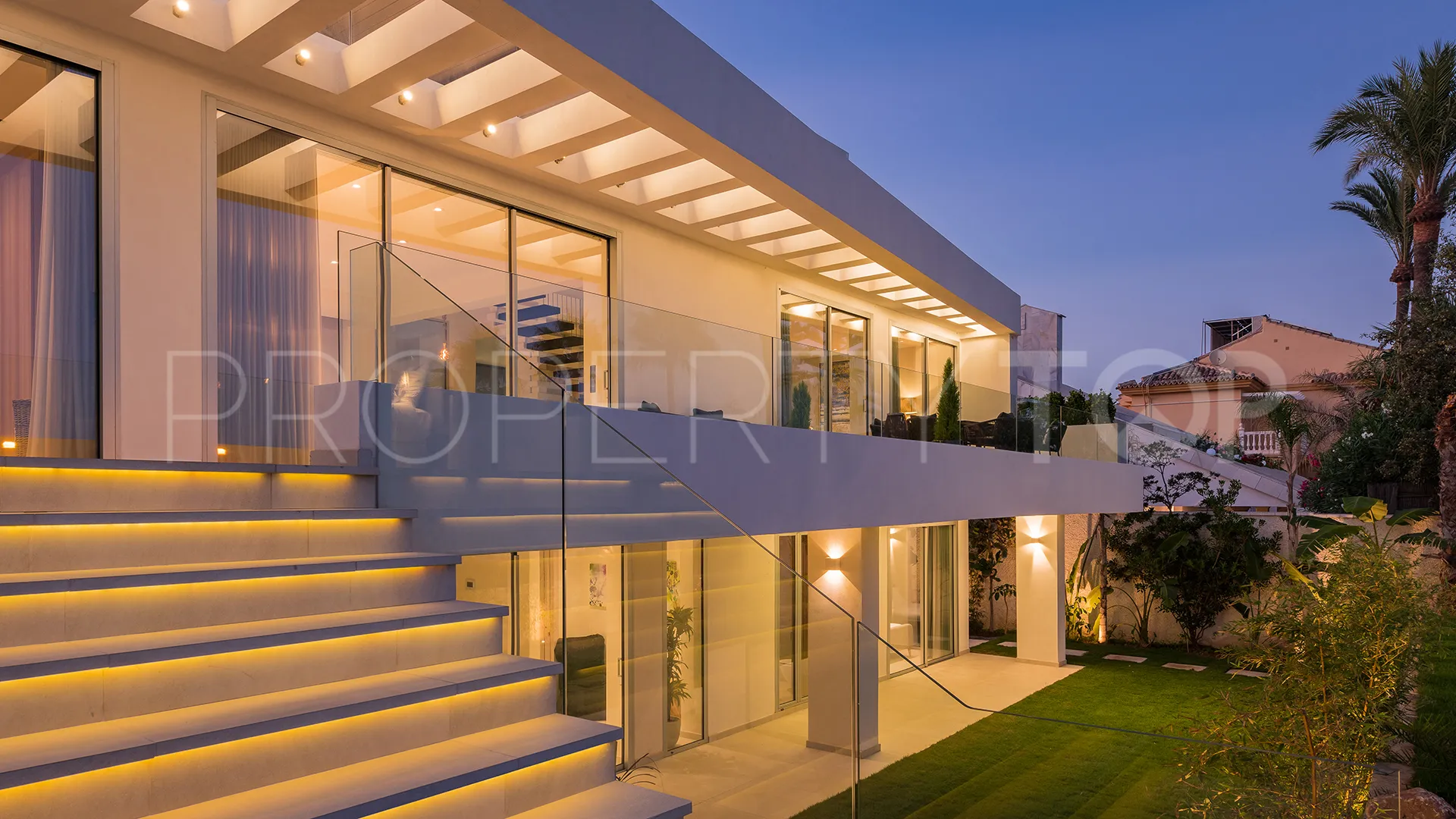 Comprar villa en Mijas Costa de 5 dormitorios
