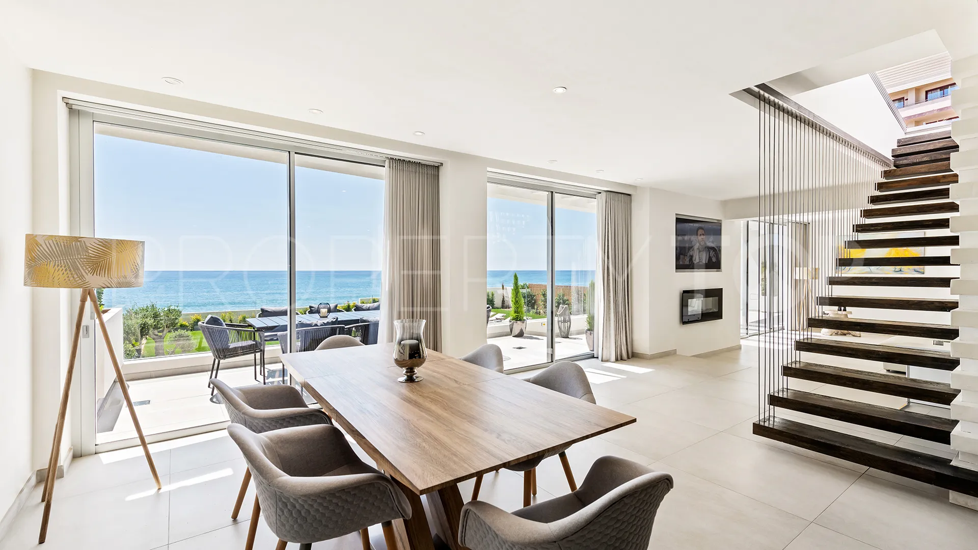 Comprar villa en Mijas Costa de 5 dormitorios