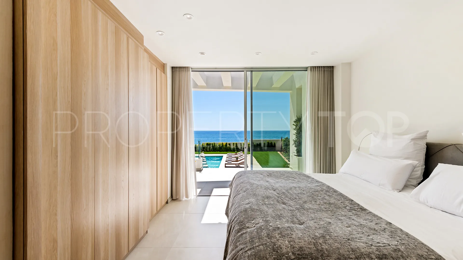Comprar villa en Mijas Costa de 5 dormitorios