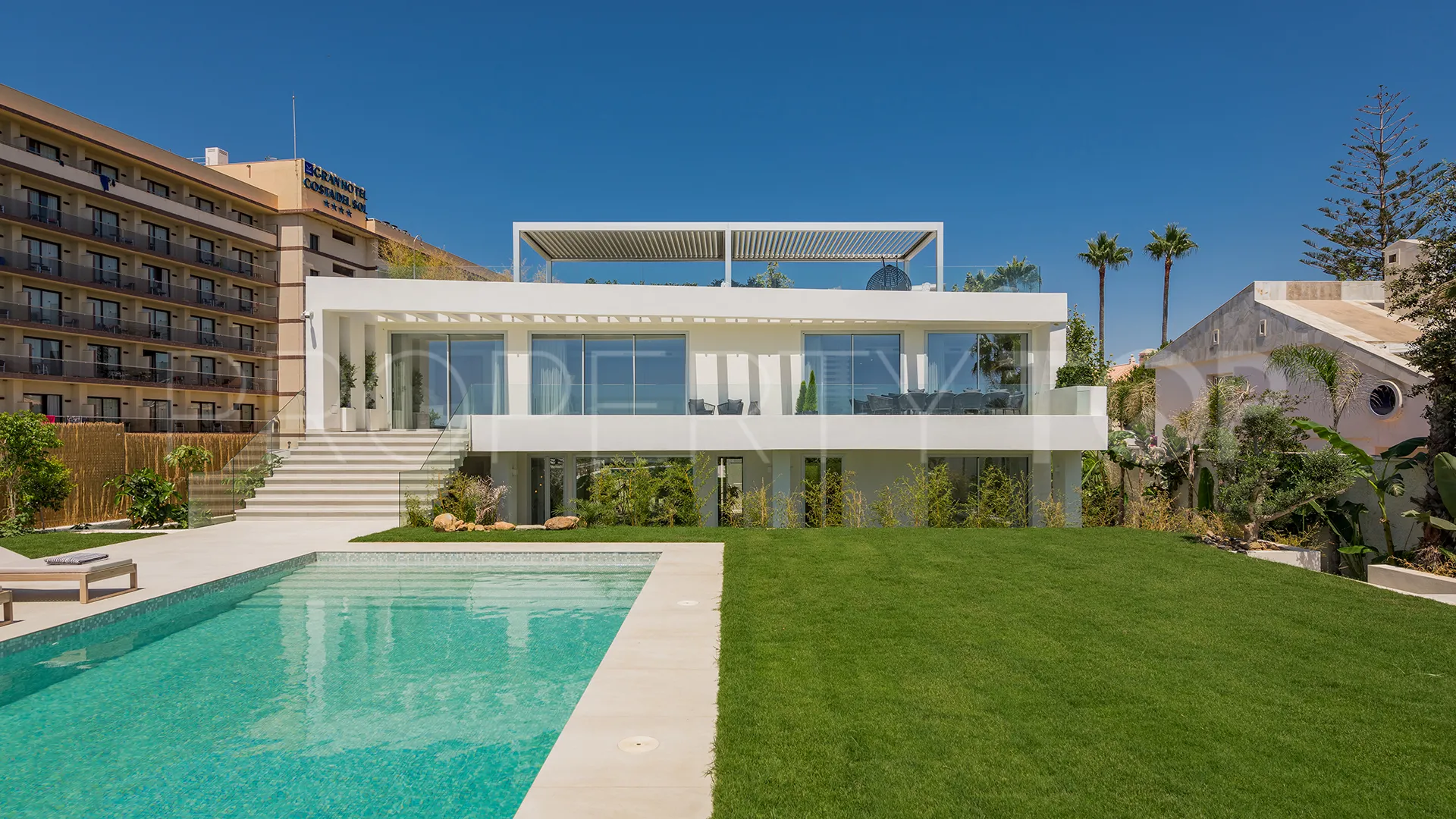 Comprar villa en Mijas Costa de 5 dormitorios