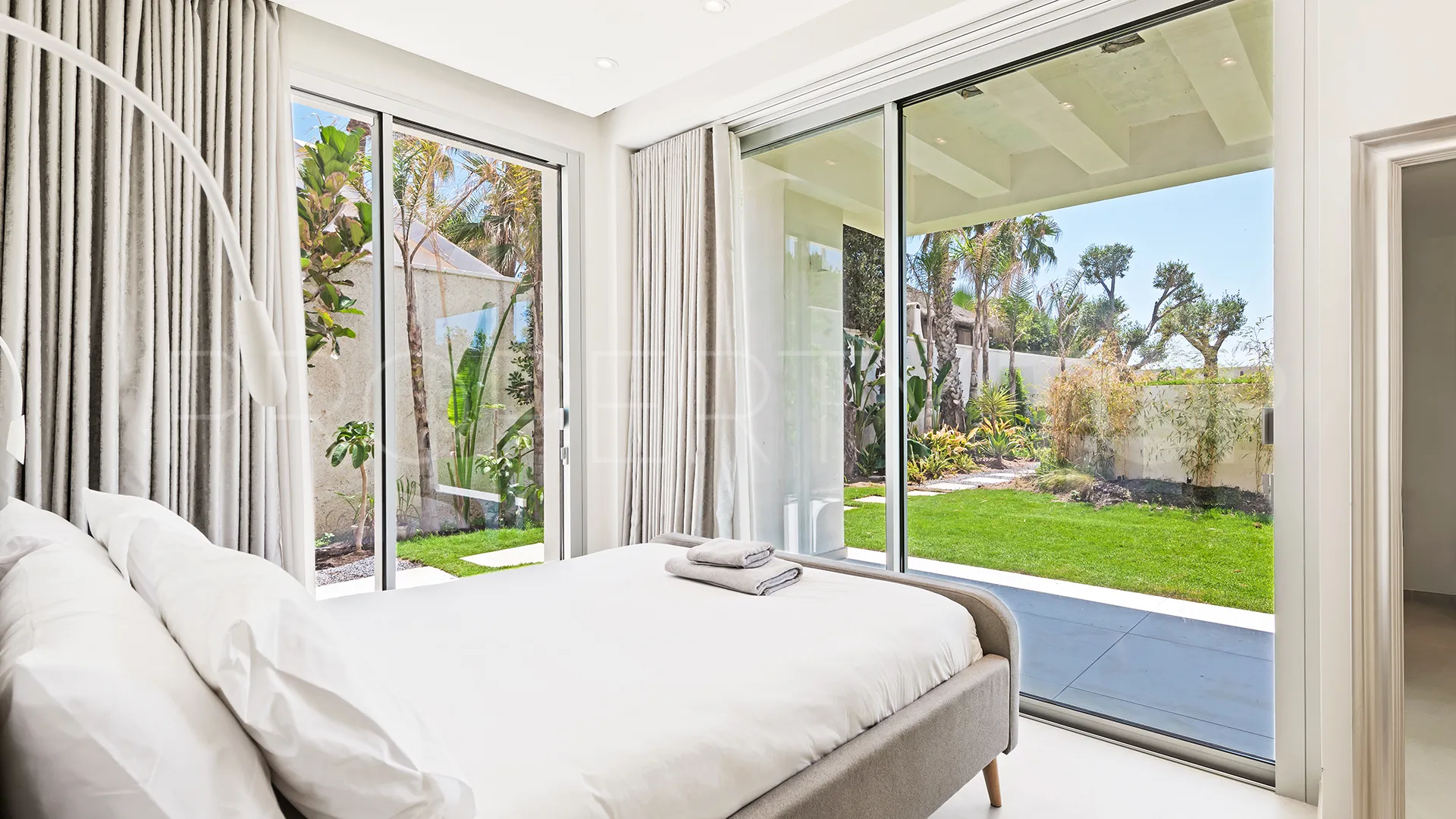 Comprar villa en Mijas Costa de 5 dormitorios
