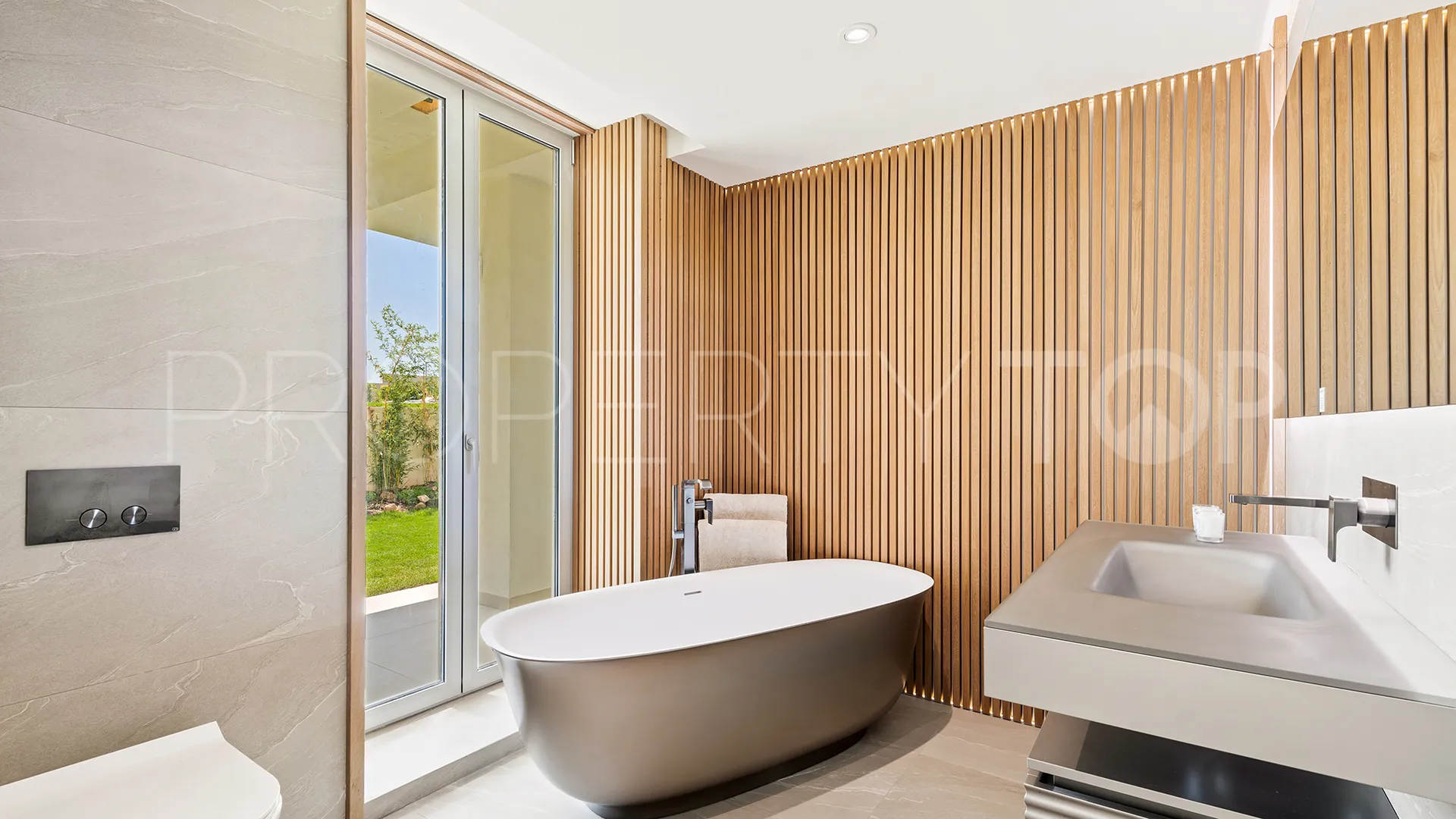 Comprar villa en Mijas Costa de 5 dormitorios