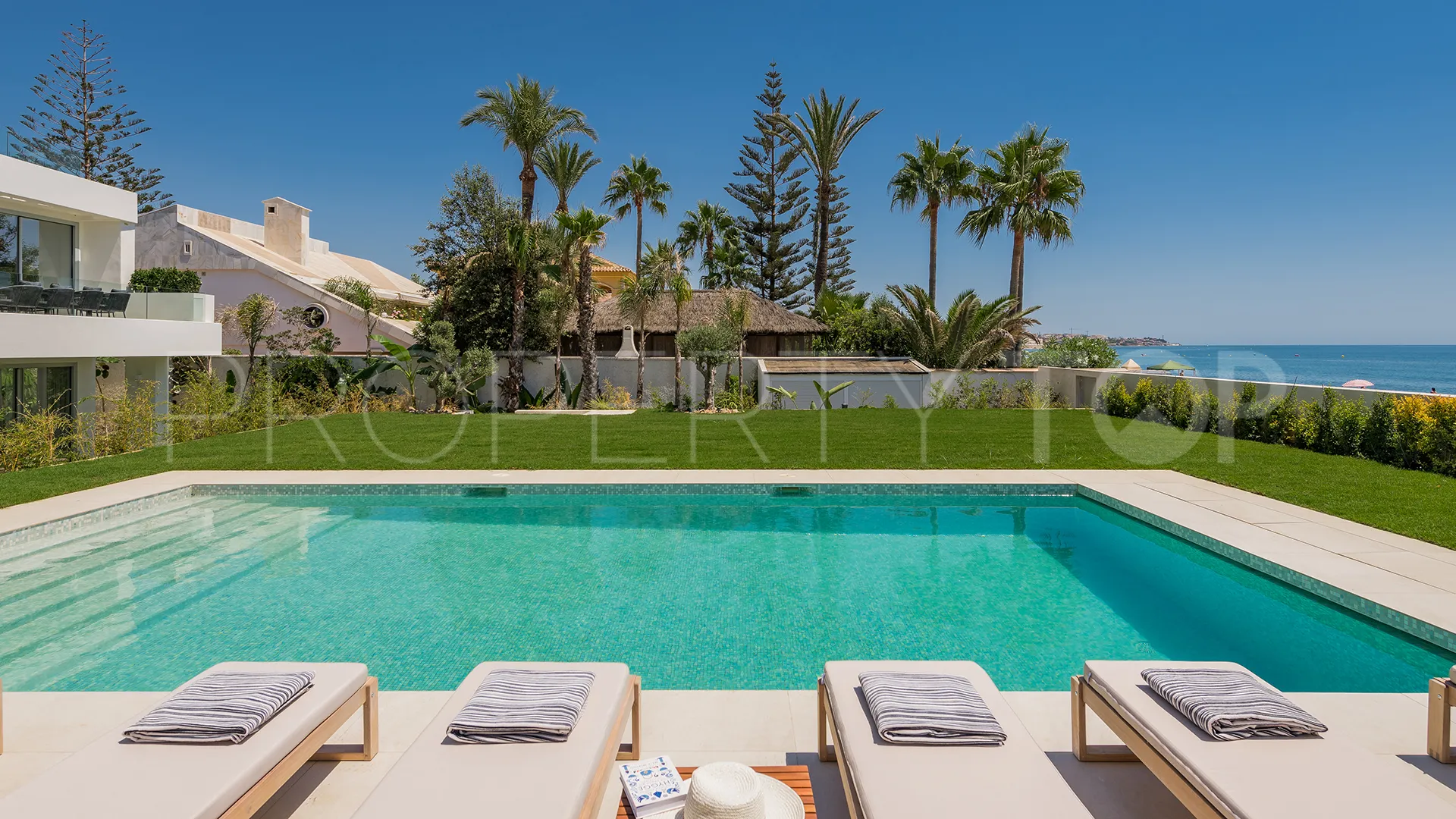 Comprar villa en Mijas Costa de 5 dormitorios