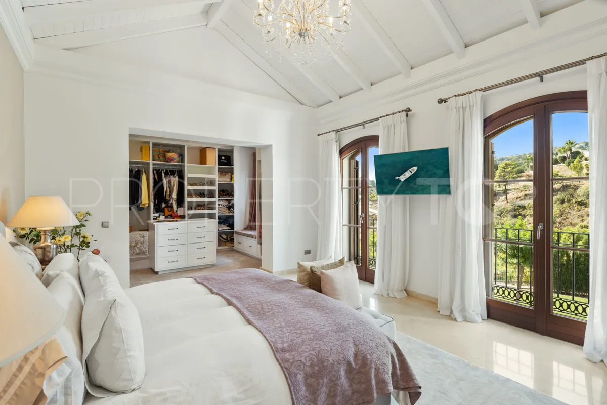 6 bedrooms El Madroñal villa for sale