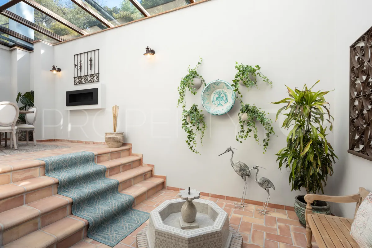 6 bedrooms El Madroñal villa for sale