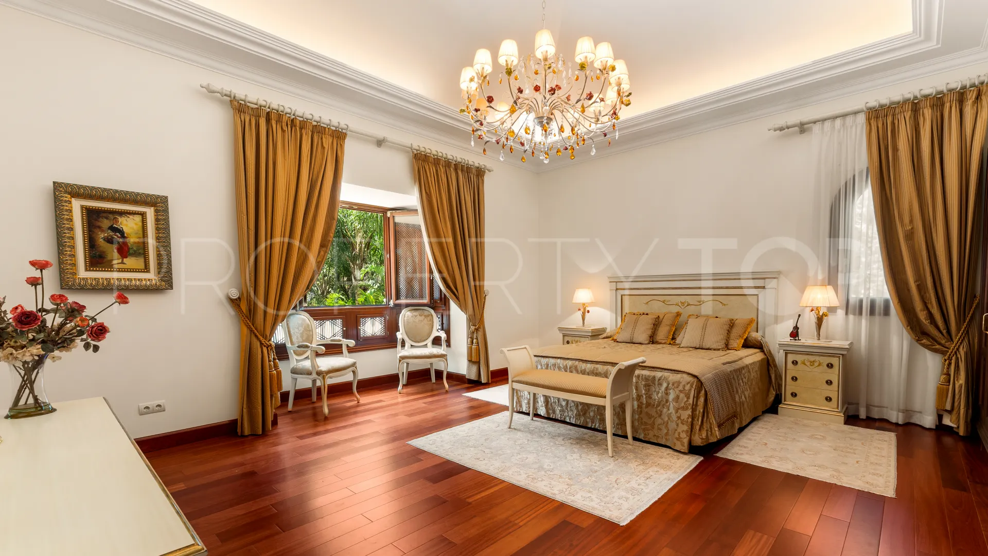 For sale Guadalmina Baja villa with 8 bedrooms