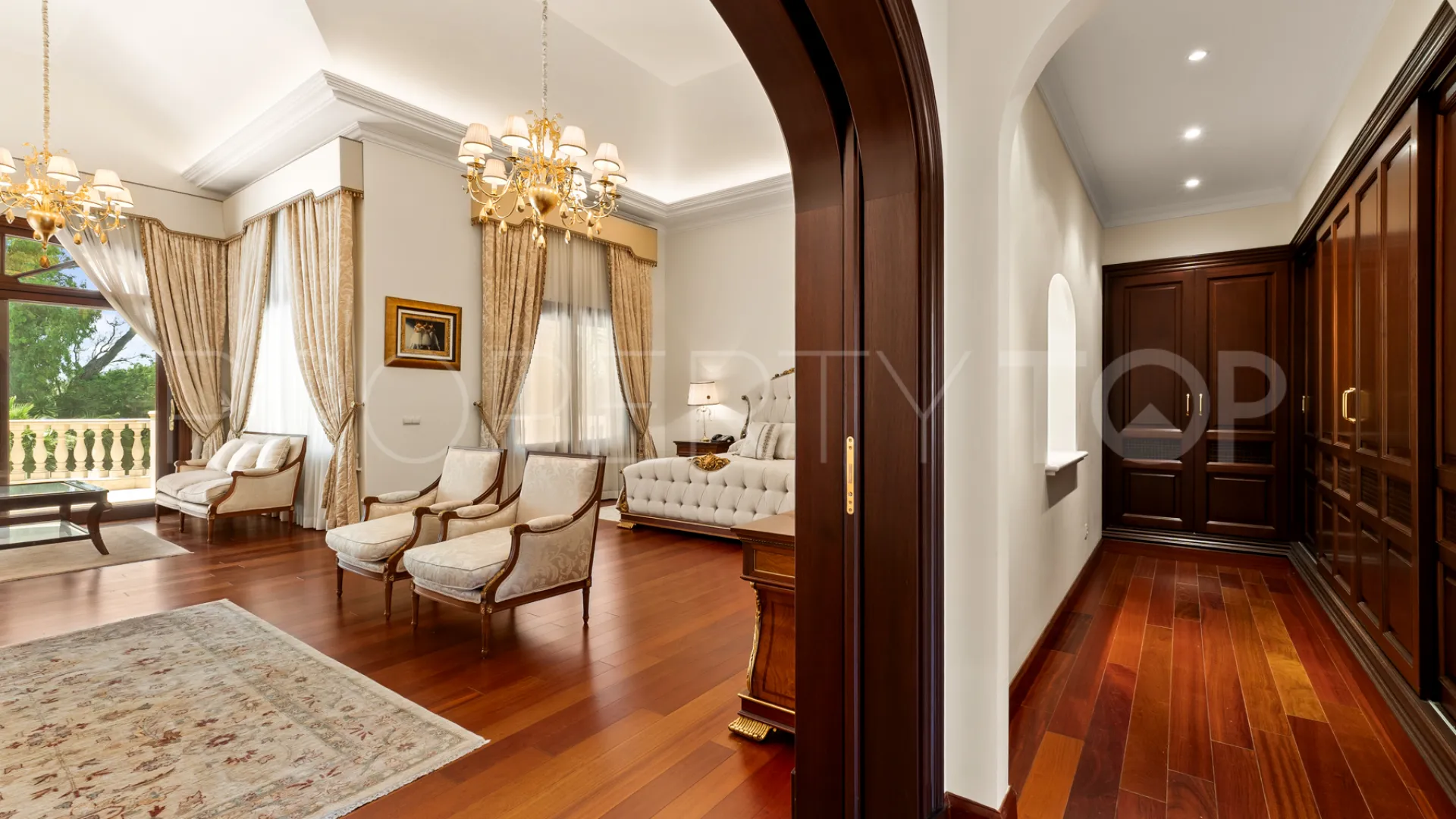 For sale Guadalmina Baja villa with 8 bedrooms