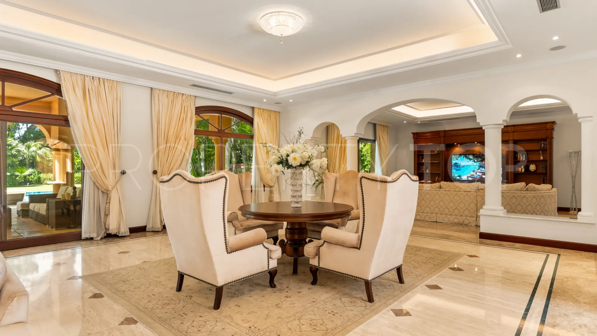 For sale Guadalmina Baja villa with 8 bedrooms