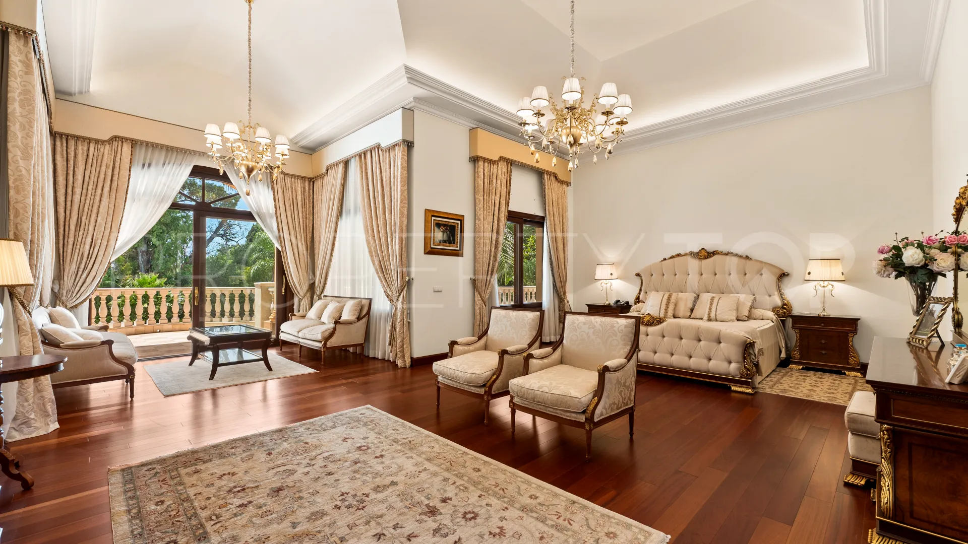 For sale Guadalmina Baja villa with 8 bedrooms