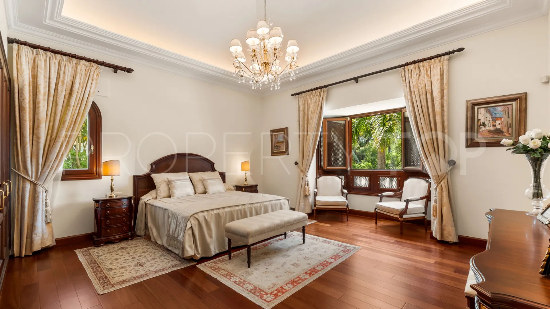 For sale Guadalmina Baja villa with 8 bedrooms
