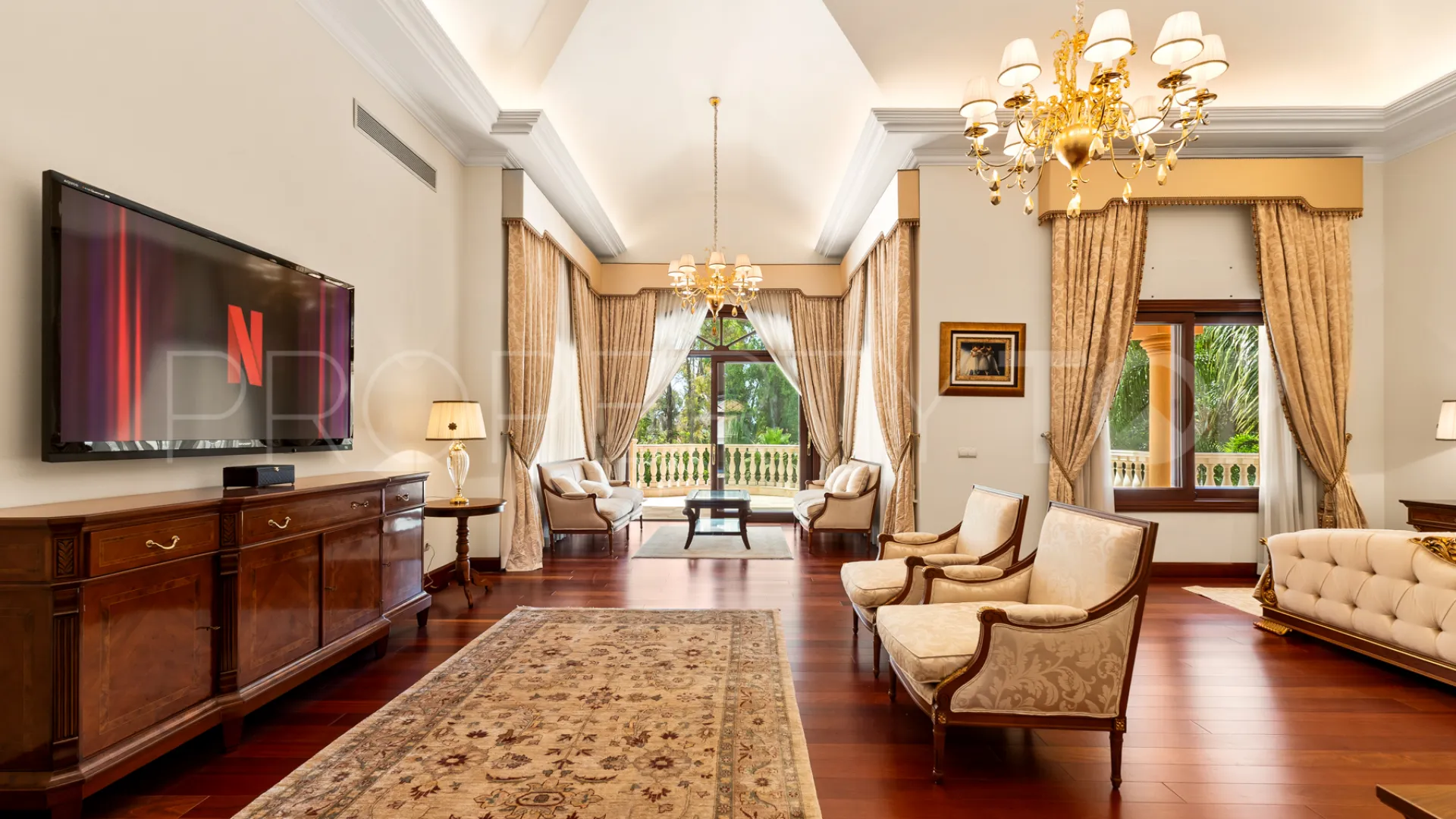 For sale Guadalmina Baja villa with 8 bedrooms