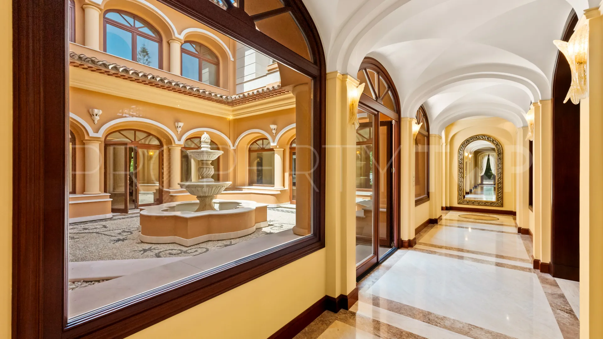 For sale Guadalmina Baja villa with 8 bedrooms