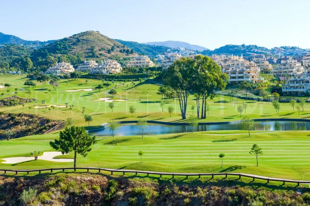 Se vende villa pareada con 4 dormitorios en Marbella Golden Mile