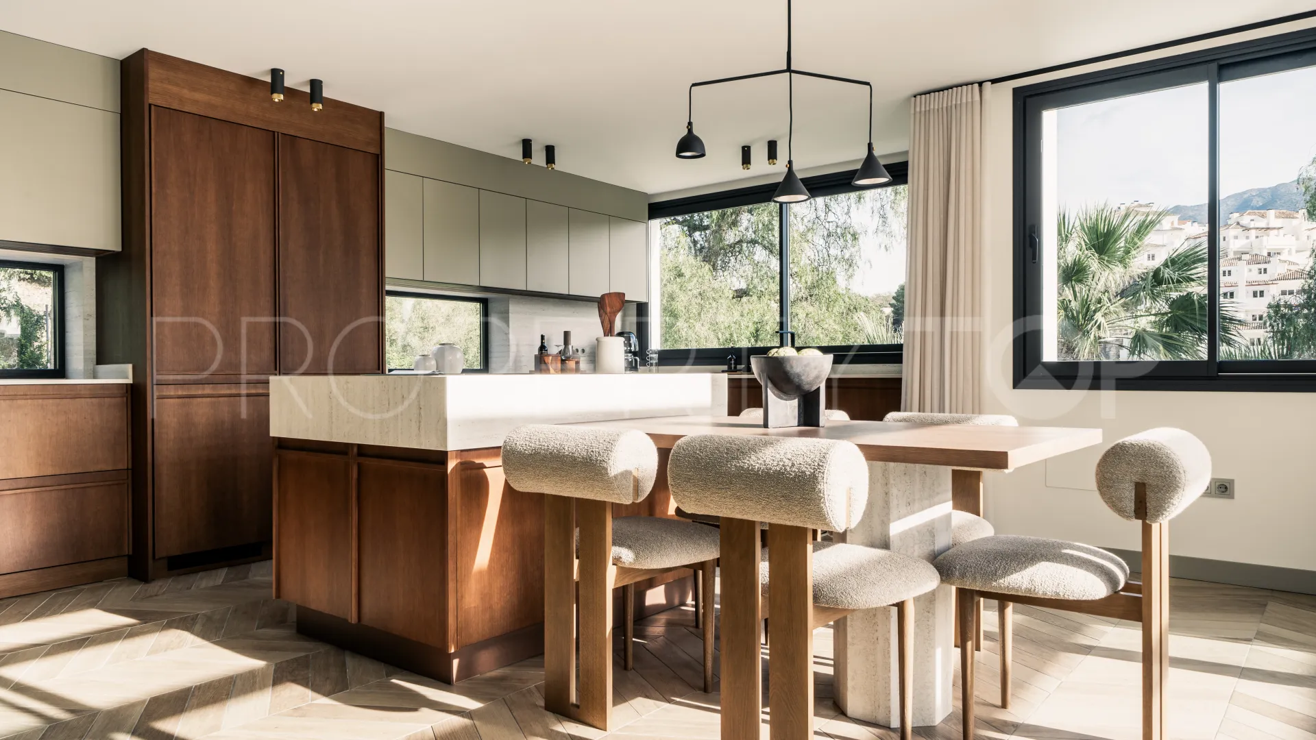 Comprar villa en Nueva Andalucia de 5 dormitorios