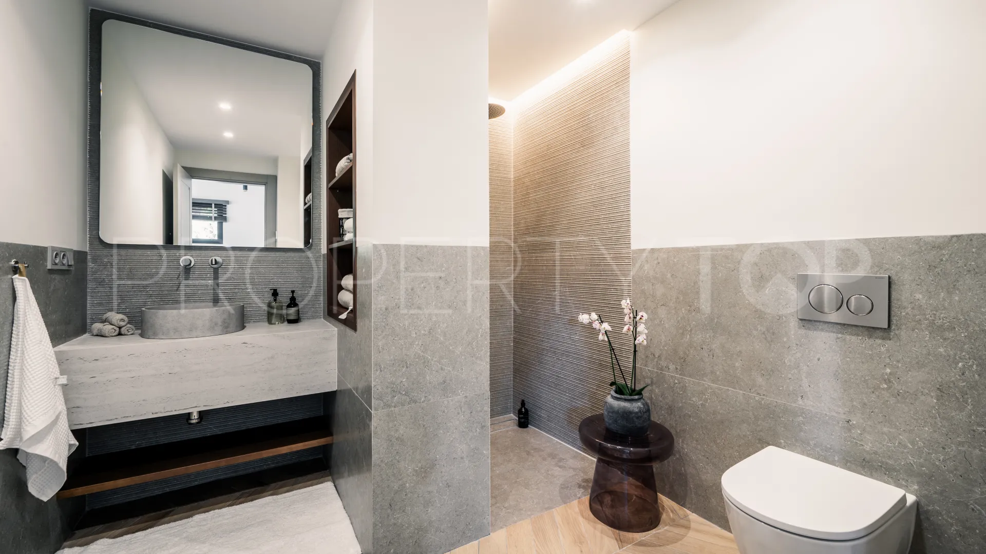 Comprar villa en Nueva Andalucia de 5 dormitorios