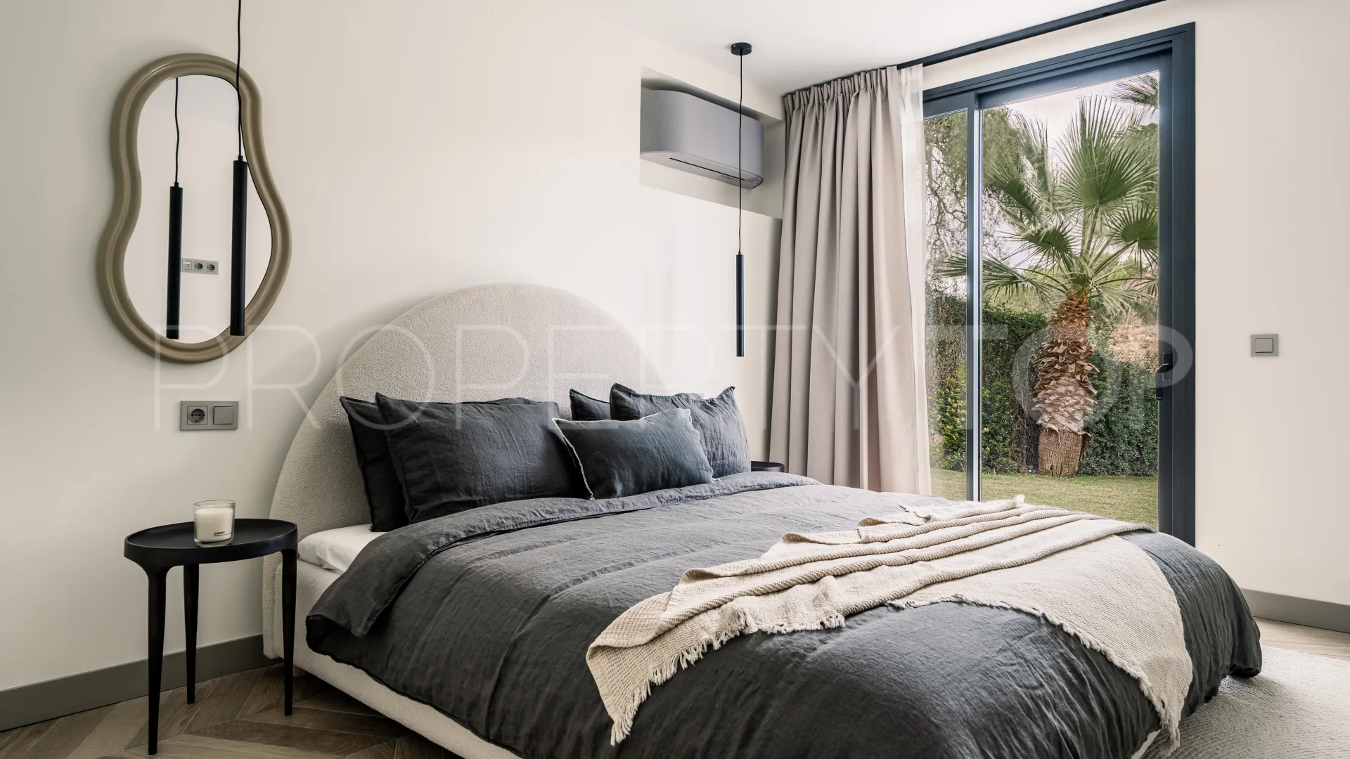Comprar villa en Nueva Andalucia de 5 dormitorios