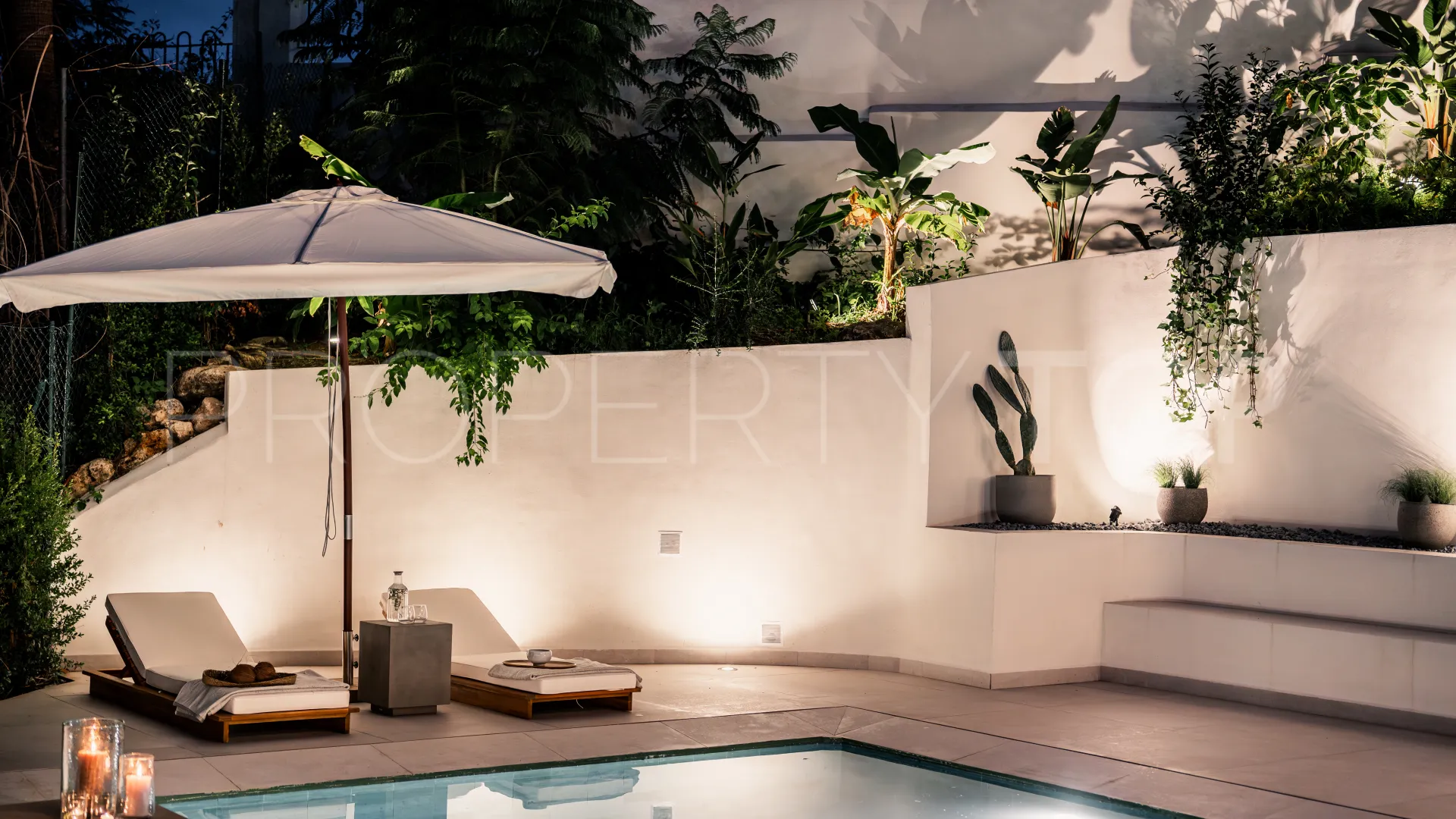 Comprar villa en Nueva Andalucia de 5 dormitorios