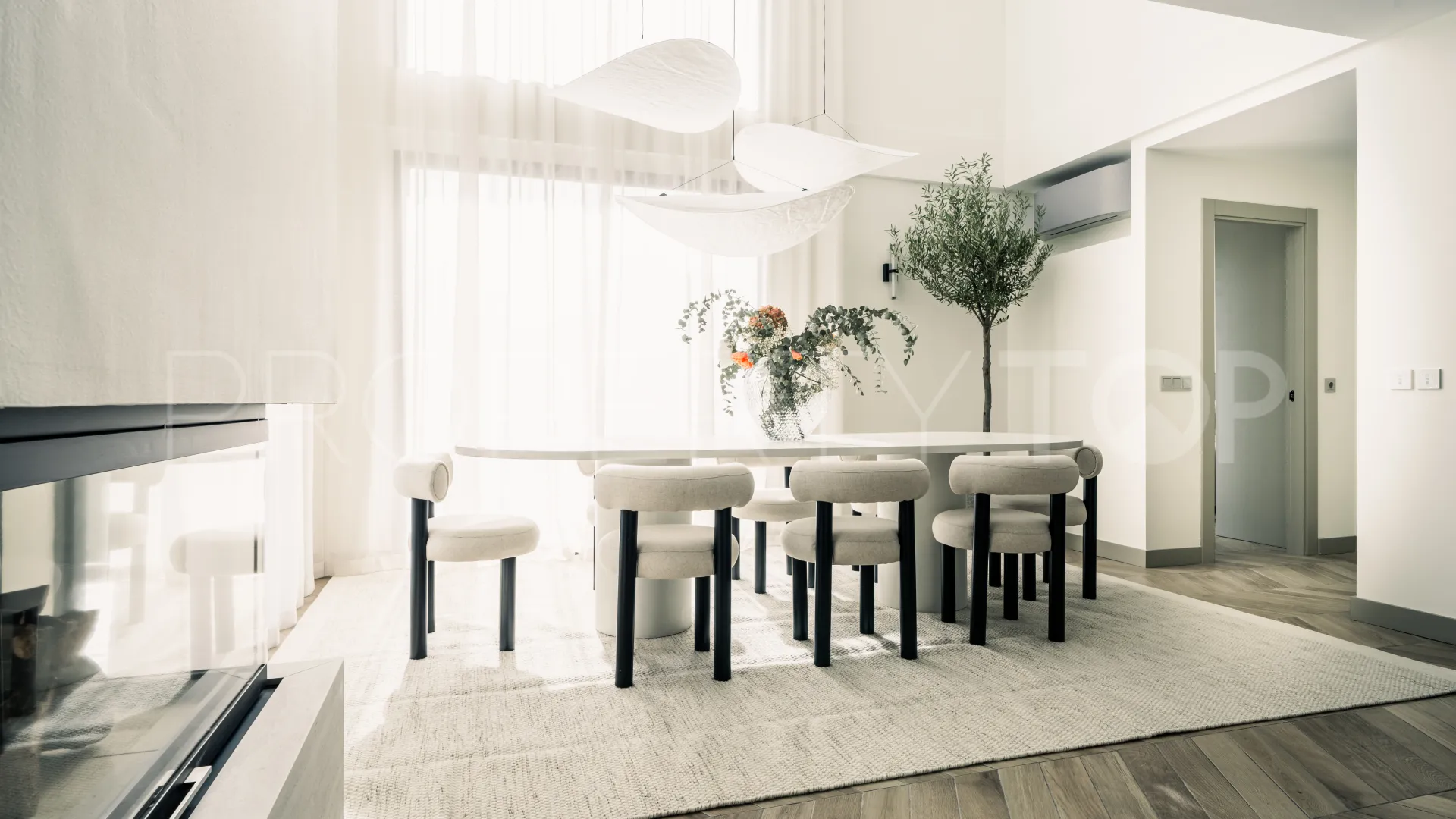 Comprar villa en Nueva Andalucia de 5 dormitorios