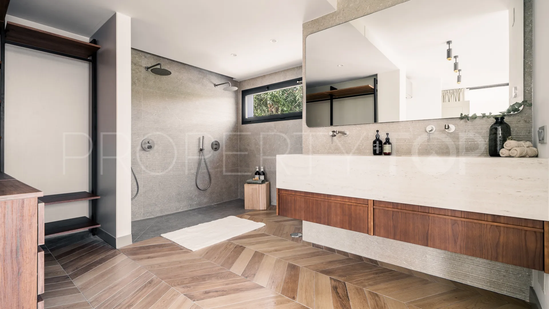 Comprar villa en Nueva Andalucia de 5 dormitorios
