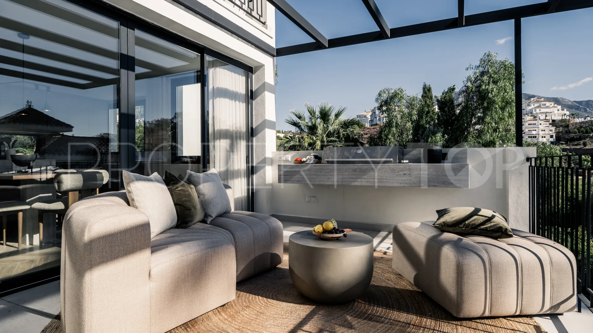 Comprar villa en Nueva Andalucia de 5 dormitorios