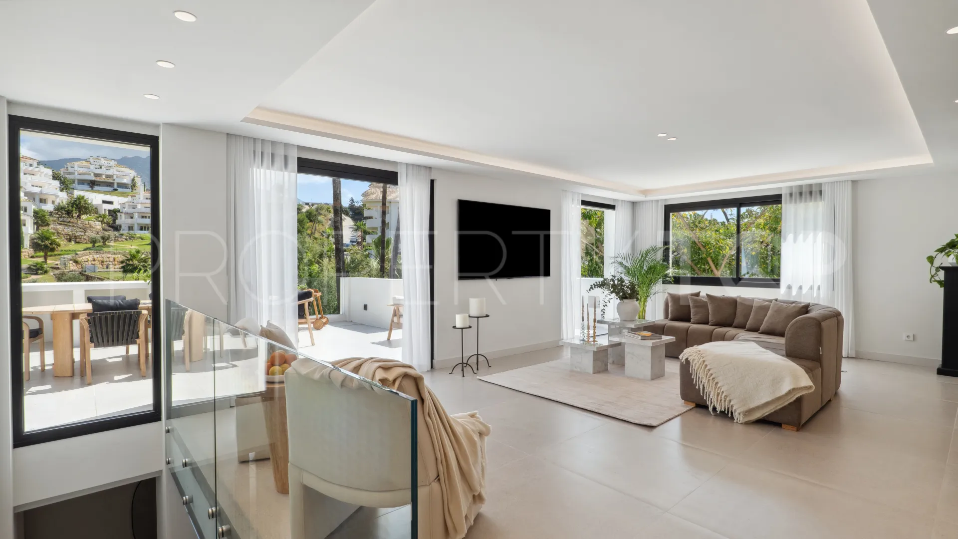 For sale Nueva Andalucia villa with 5 bedrooms