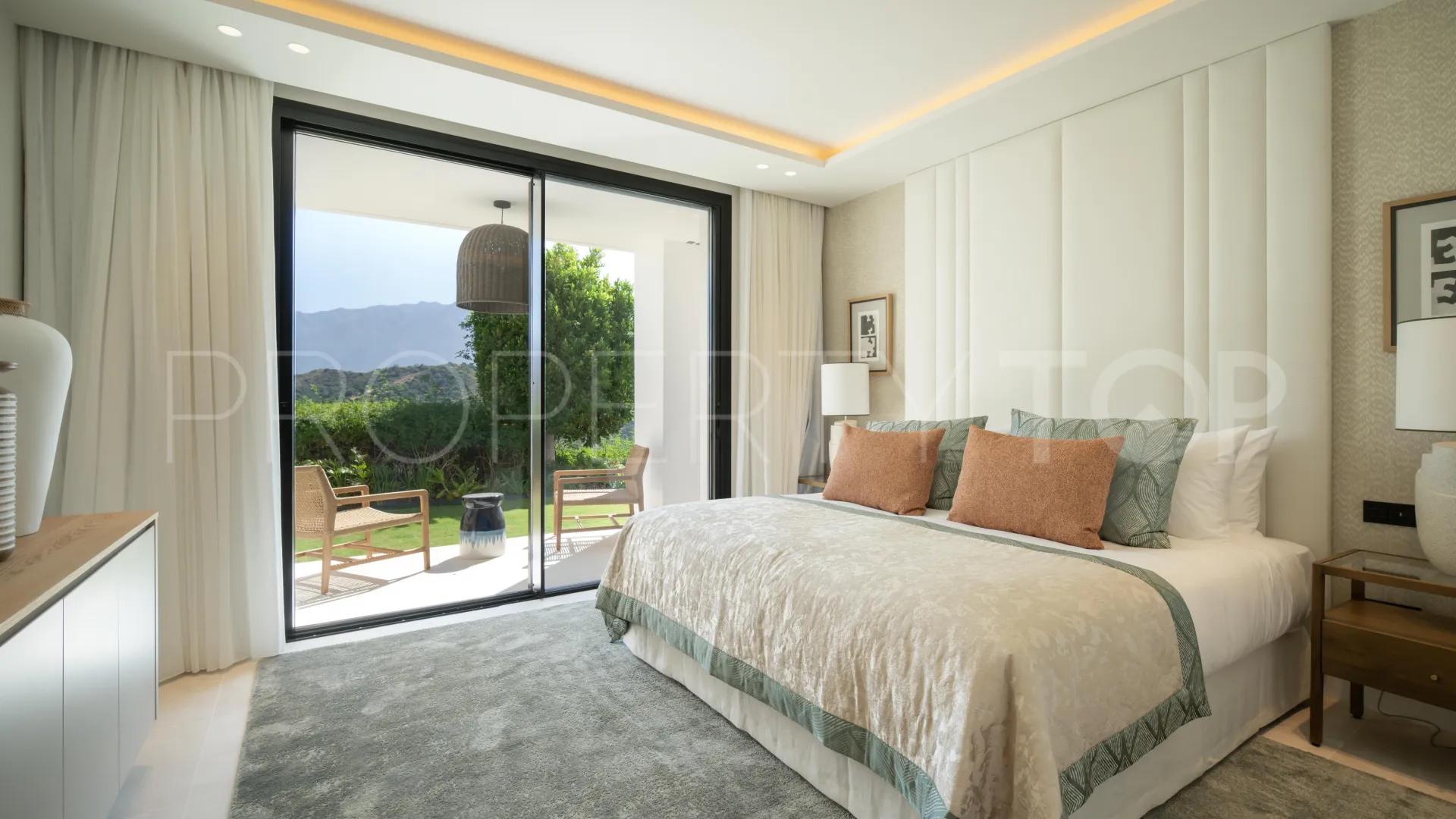 El Herrojo villa for sale