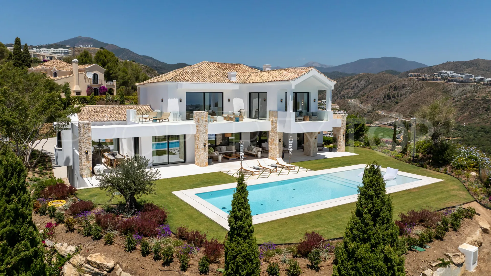 El Herrojo villa for sale