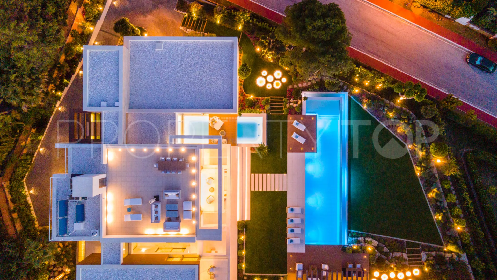 Comprar villa con 7 dormitorios en Sierra Blanca