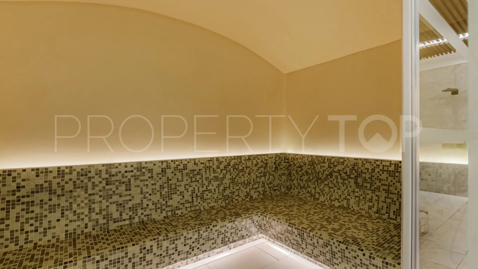 Villa for sale in La Quinta Hills with 8 bedrooms