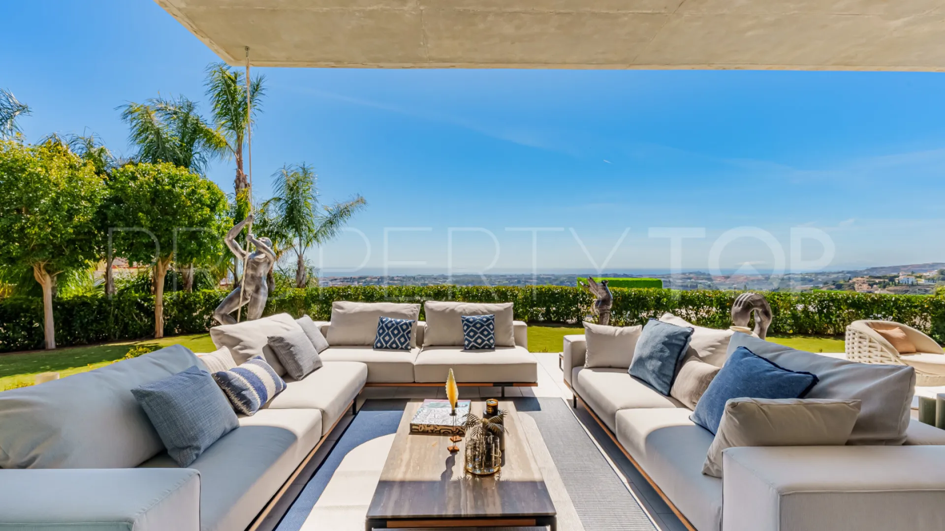 Villa for sale in La Quinta Hills with 8 bedrooms