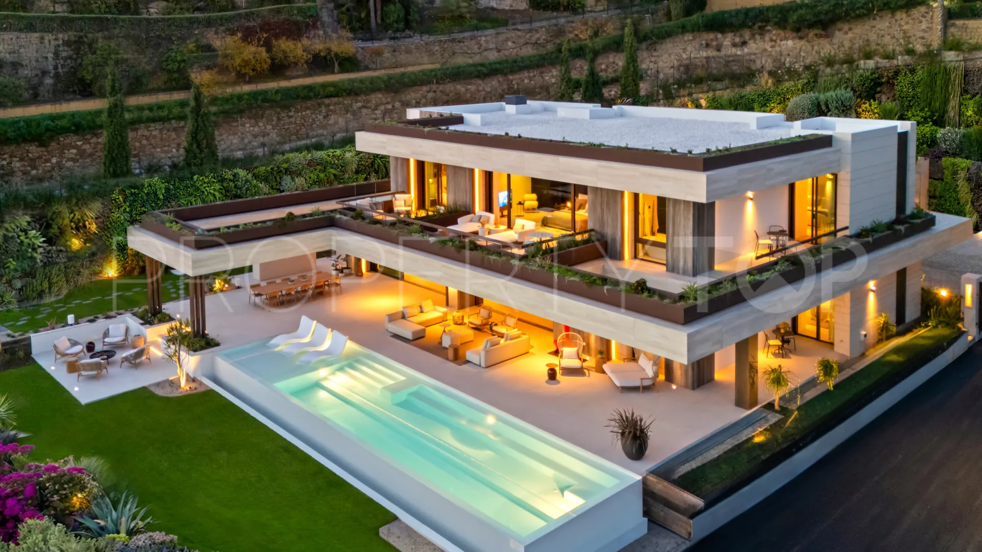 6 bedrooms villa in La Quinta for sale