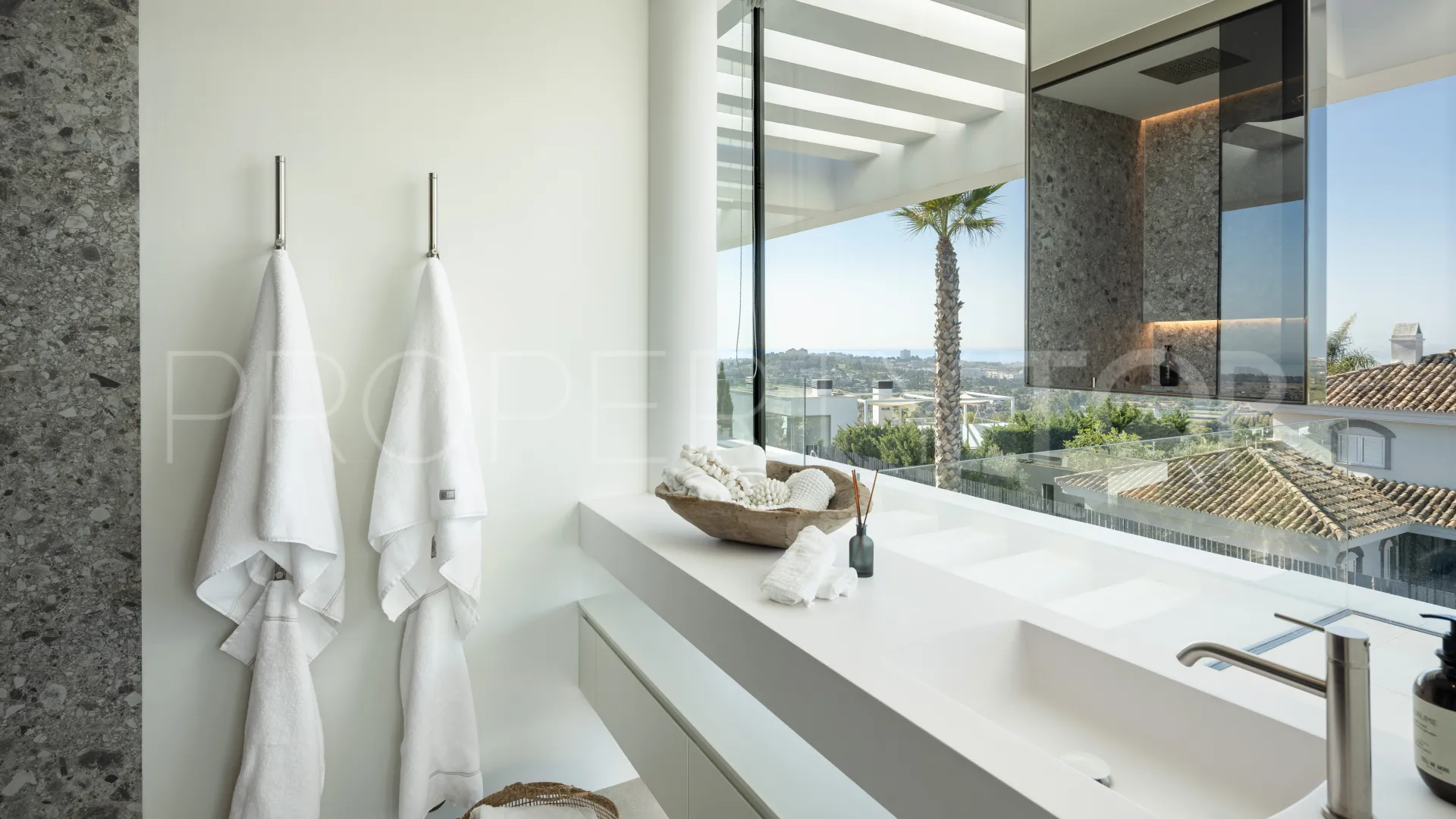 6 bedrooms villa for sale in La Quinta