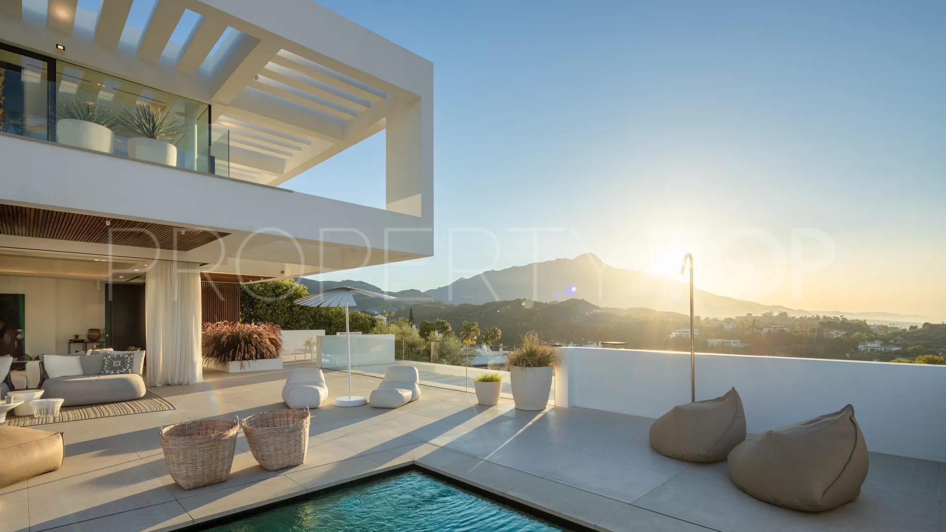6 bedrooms villa for sale in La Quinta