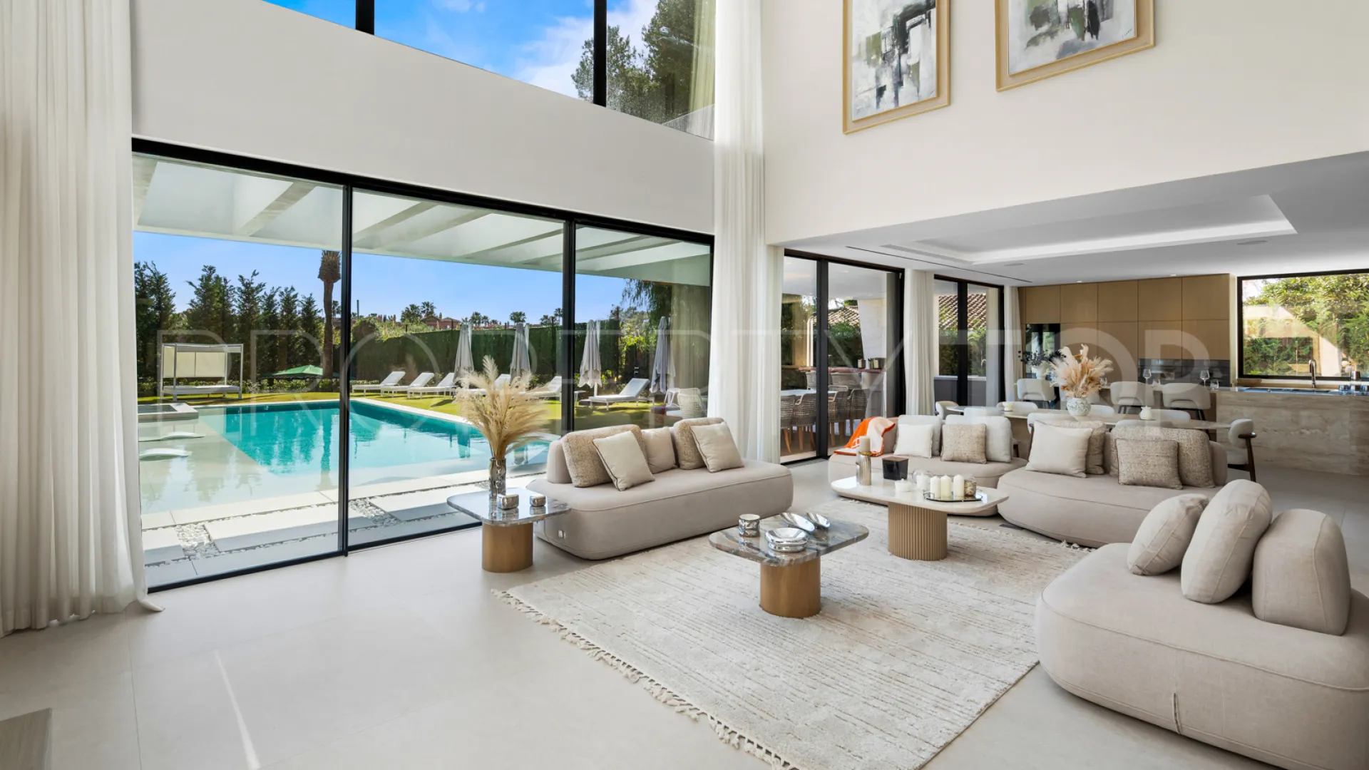 For sale villa in Los Monteros Playa with 6 bedrooms