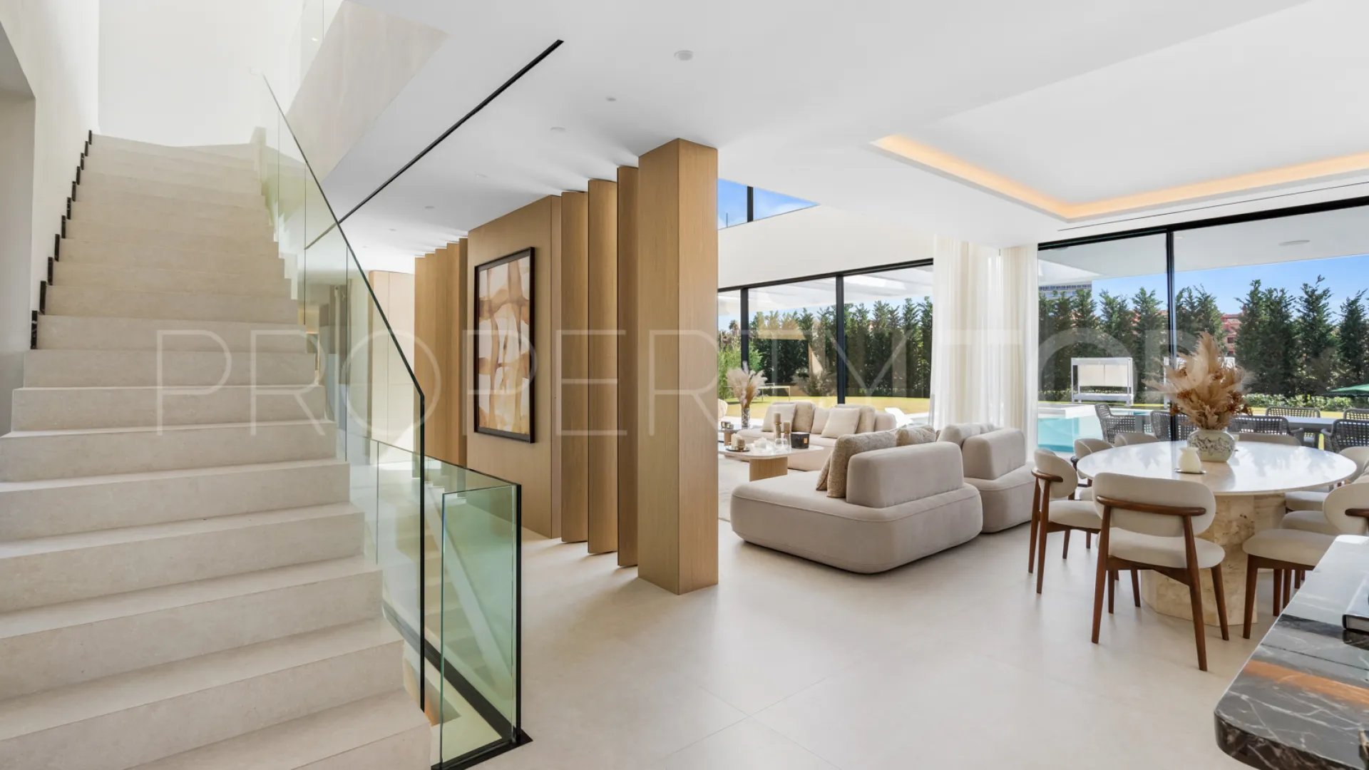 For sale villa in Los Monteros Playa with 6 bedrooms