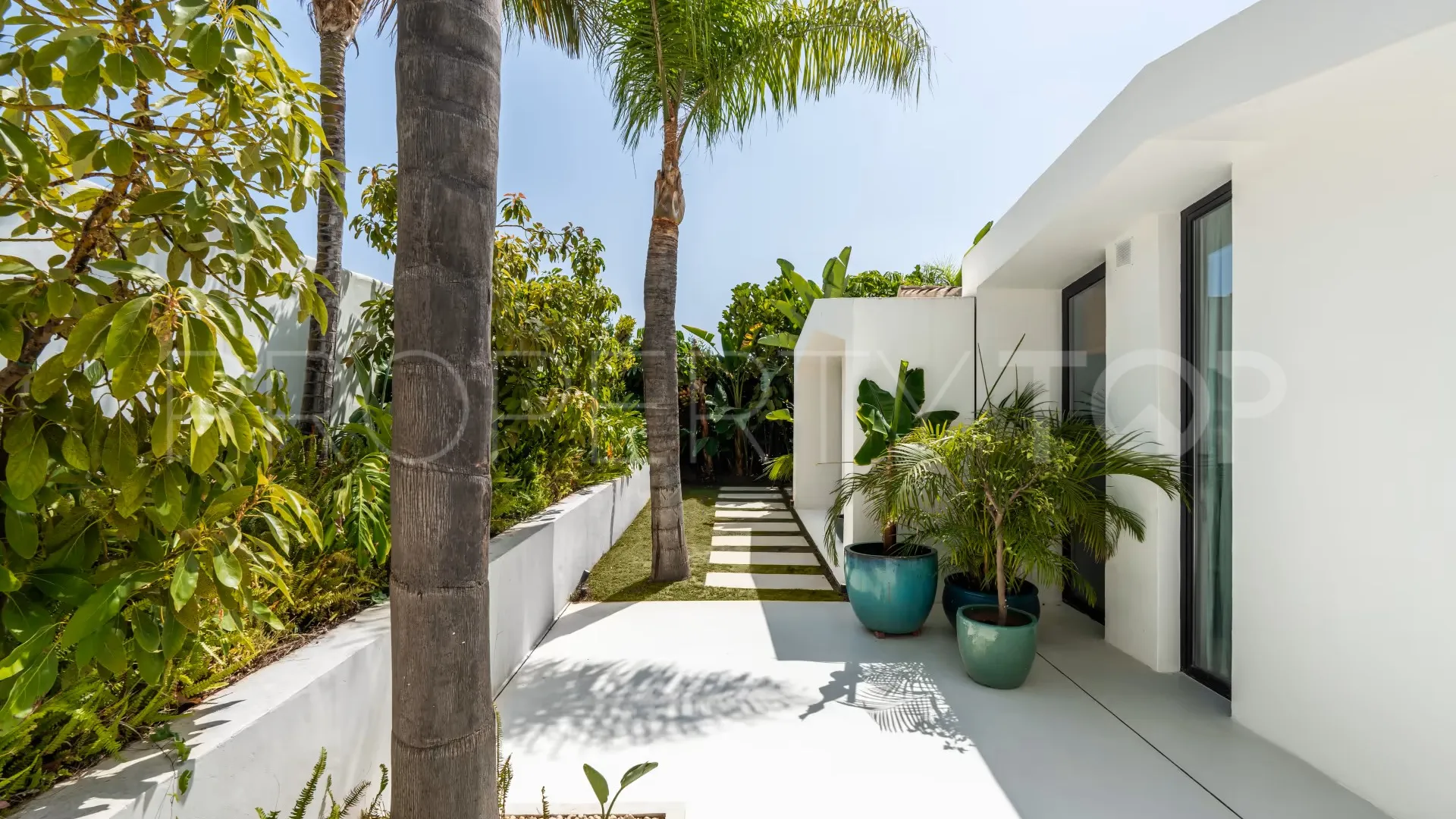 Los Naranjos 5 bedrooms villa for sale