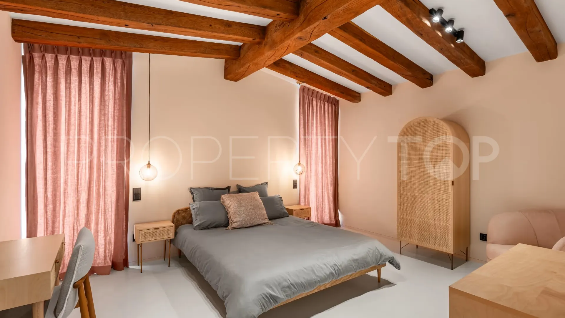 Los Naranjos 5 bedrooms villa for sale