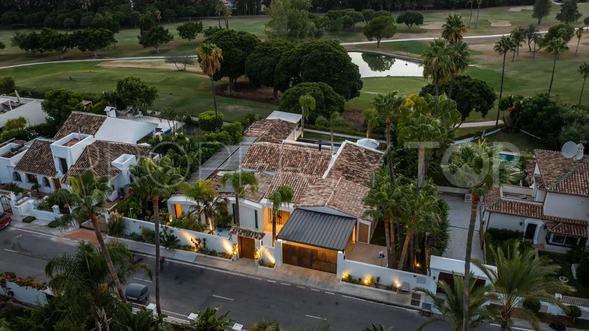 Los Naranjos 5 bedrooms villa for sale