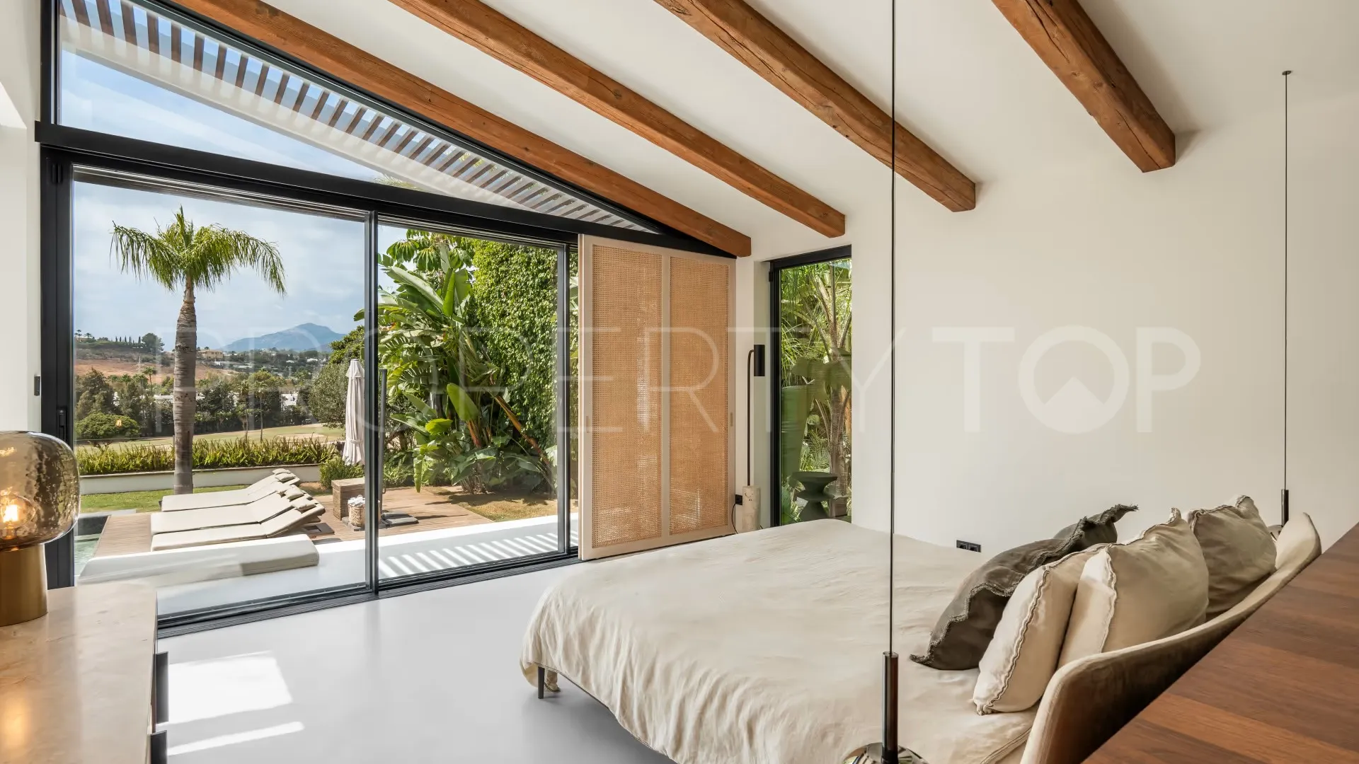 Los Naranjos 5 bedrooms villa for sale