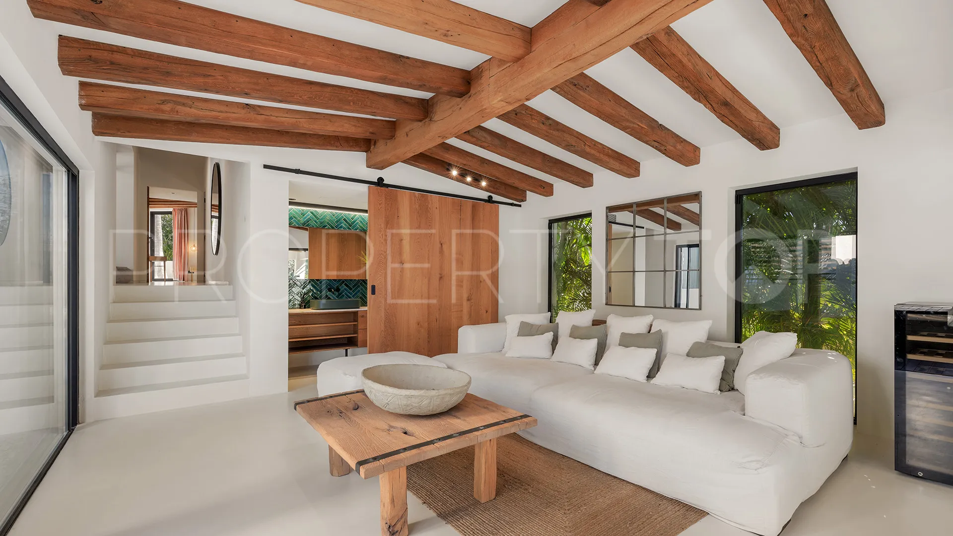 Los Naranjos 5 bedrooms villa for sale