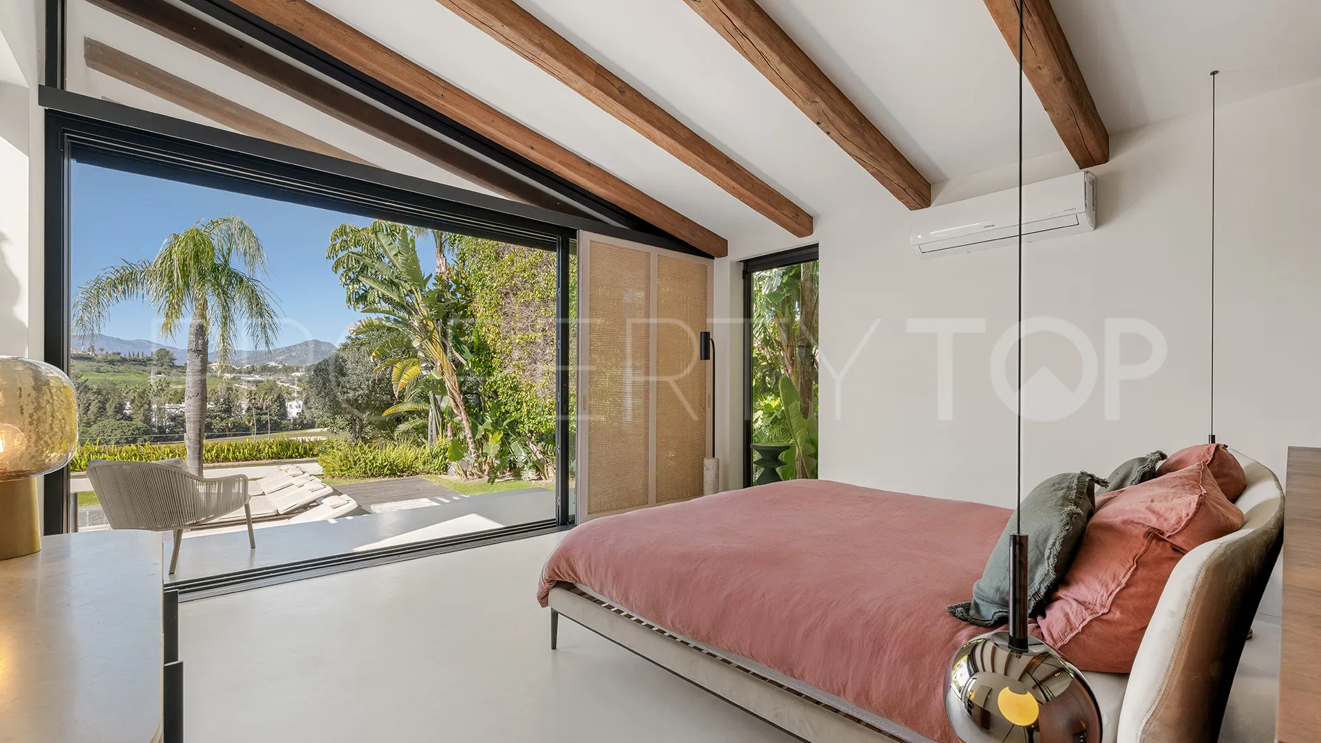 Los Naranjos 5 bedrooms villa for sale