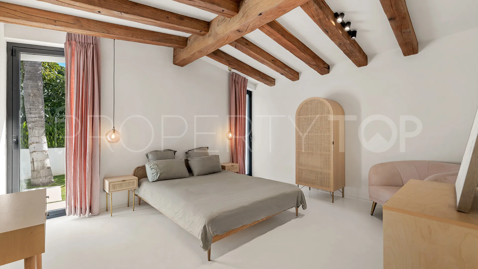 Los Naranjos 5 bedrooms villa for sale