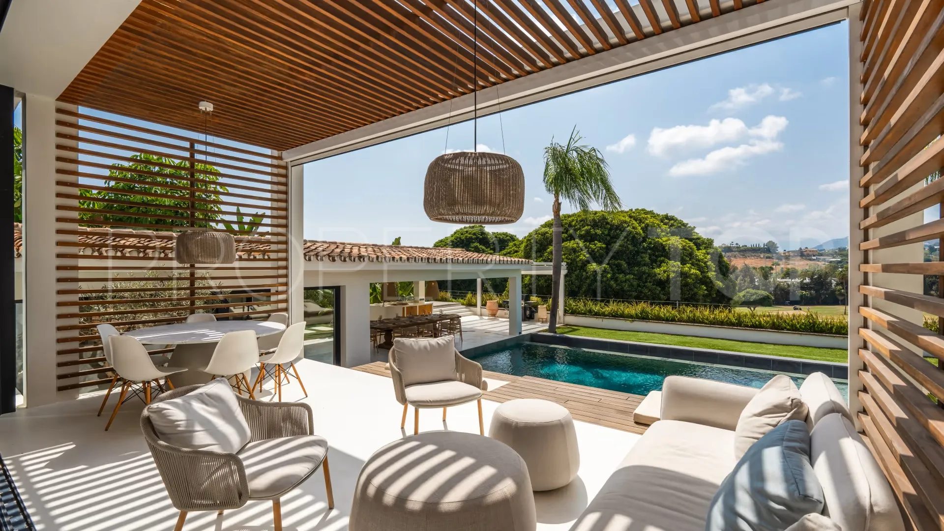 Los Naranjos 5 bedrooms villa for sale